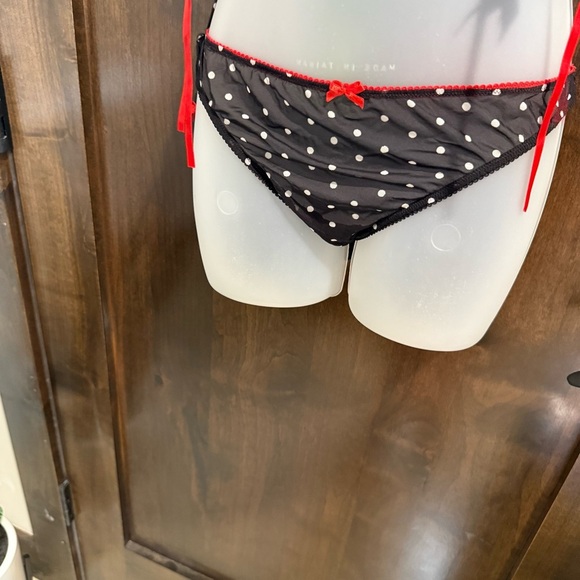 VTG Victoria's Secret pinup bustier and ruffle panties set 36D Bra XL bottom - Picture 5 of 14